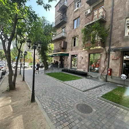 Cozy Place In The Heart Of The City Yerevan Exterior photo